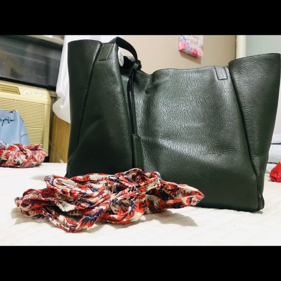 Urban Outfitters Handbags - Urban outfitters bag Urban Outfitters Handbags - Urban outfitters bag